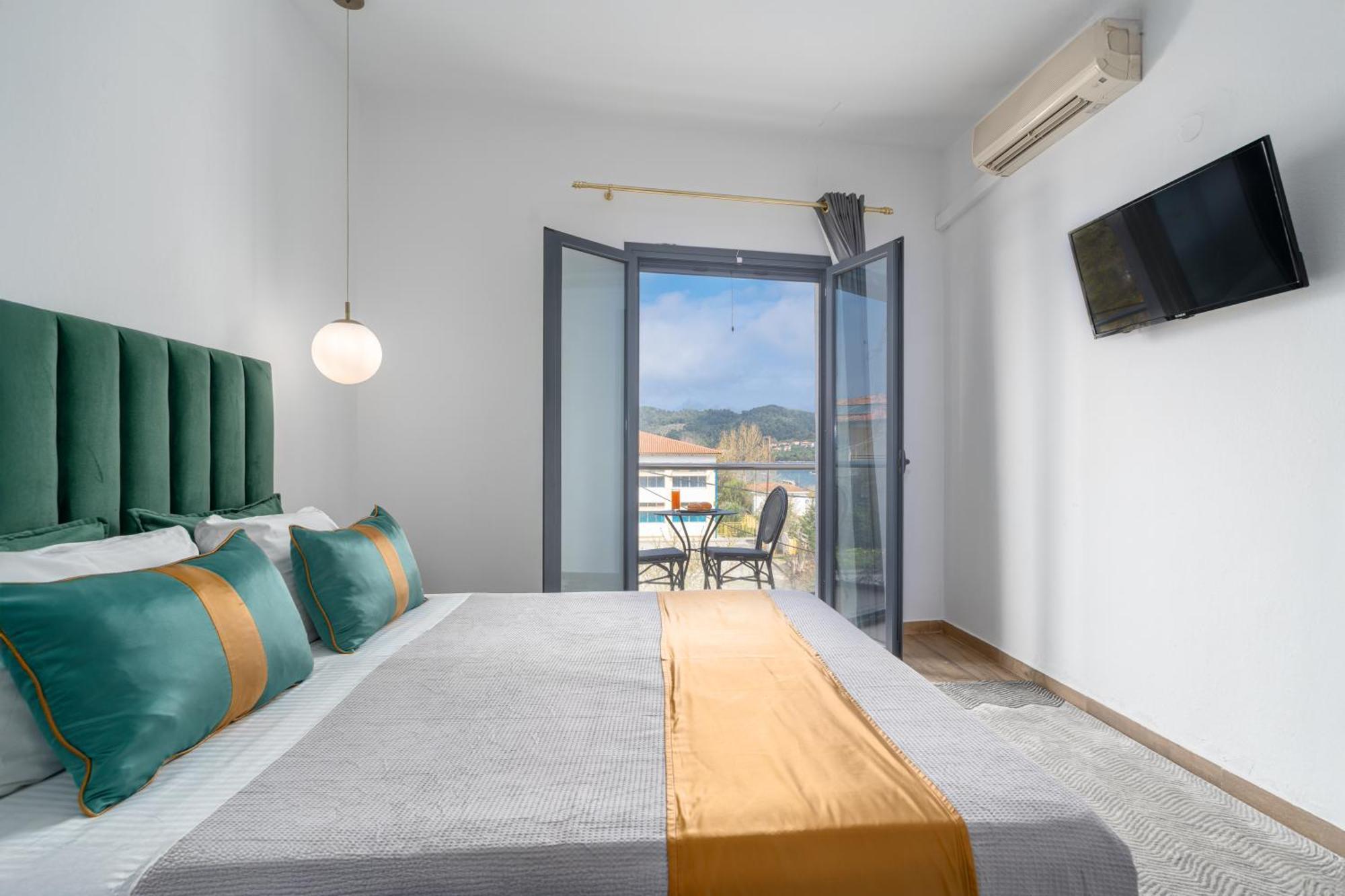 Mr P. Boutique Residence Skiathos Town Exterior photo